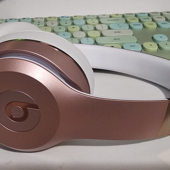 Pink beast head phones - Picture 10 of 10